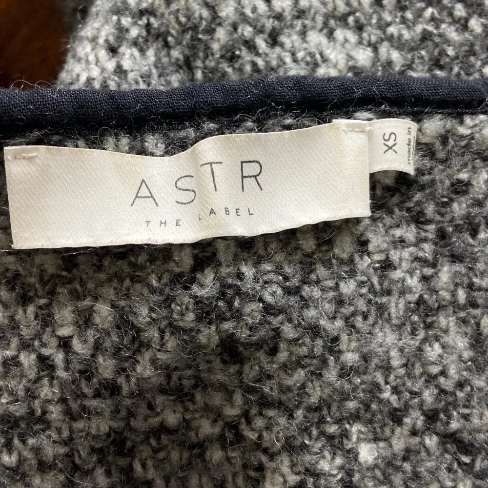 ASTR The Label Womens XS Grey Boucle Open Front Cardigan Sweater Wool Blend Coat